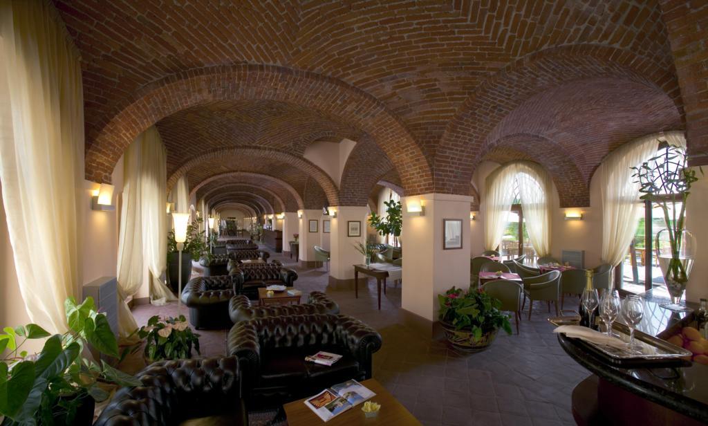 Albergo Dell'Agenzia Μπρα Εξωτερικό φωτογραφία